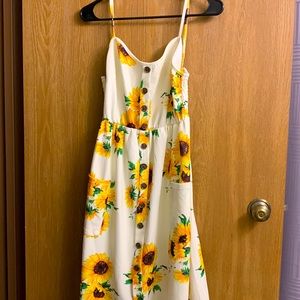 Sunflower dress with pockets